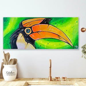 
                  
                    Load image into Gallery viewer, Næsehornsfugl i det grønne 70x30
                  
                